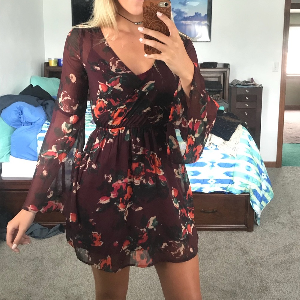 Abercrombie & Fitch red floral long sleeve dress